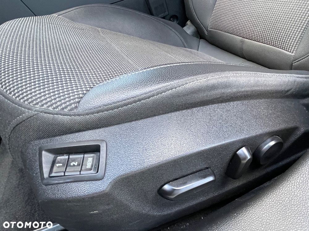 Opel Insignia 2.0 CDTI Cosmo S&S - 19