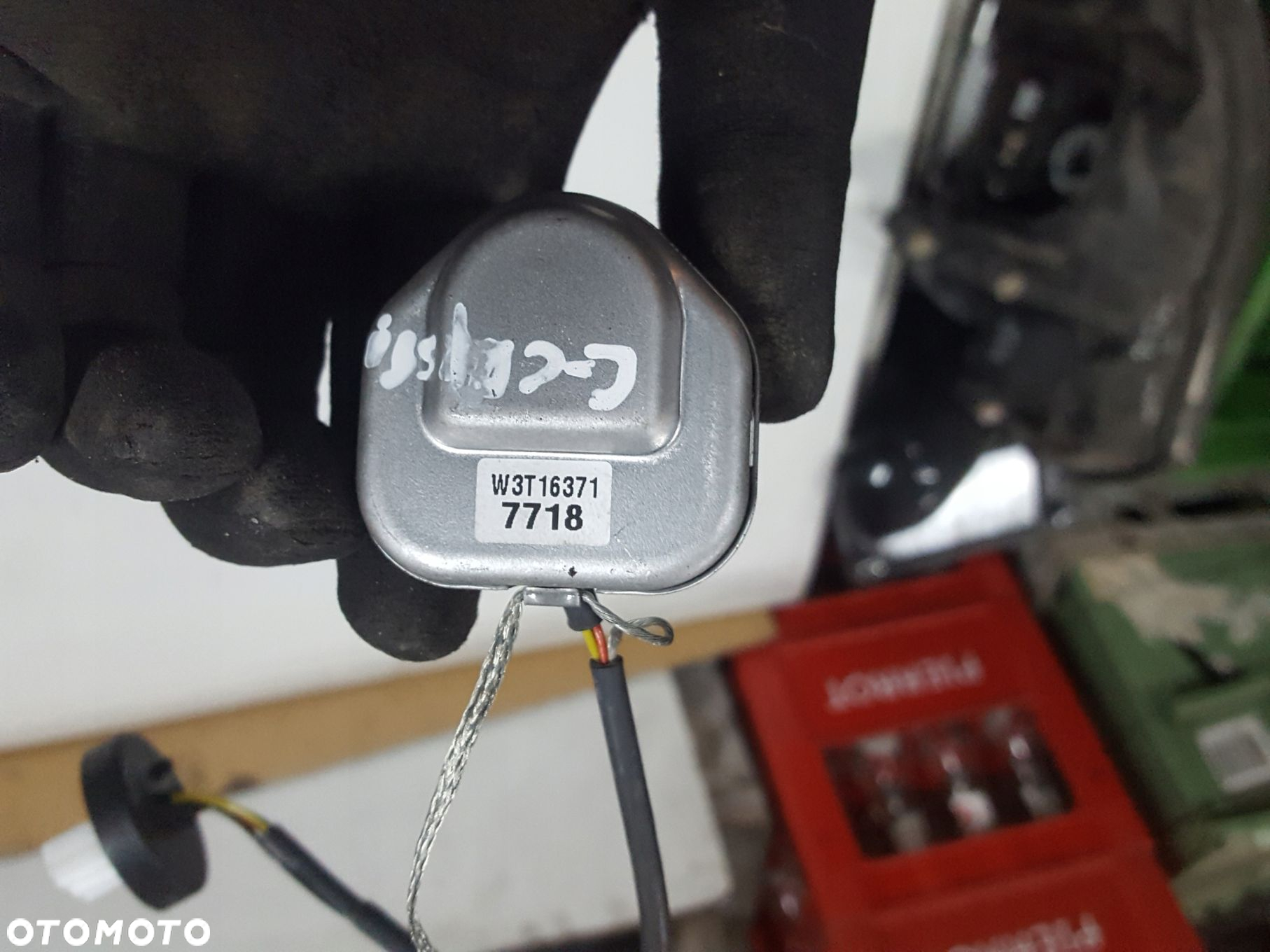 CITROEN C-CROSSER 07-12r CEWKA ŻARÓWKA XENON - 2