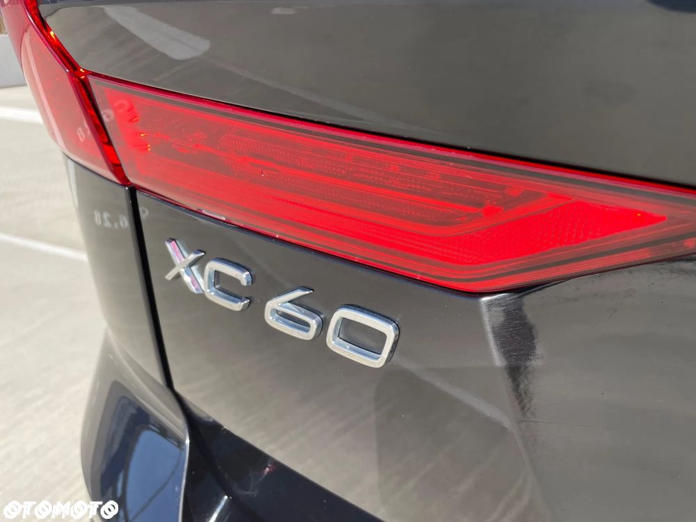 Volvo XC 60 B5 D AWD Inscription - 17