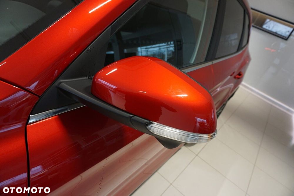 MG ZS Hybrid+ - 10