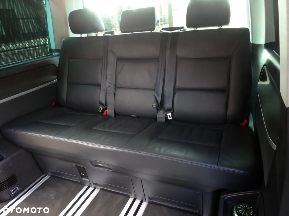 Volkswagen Multivan - 23
