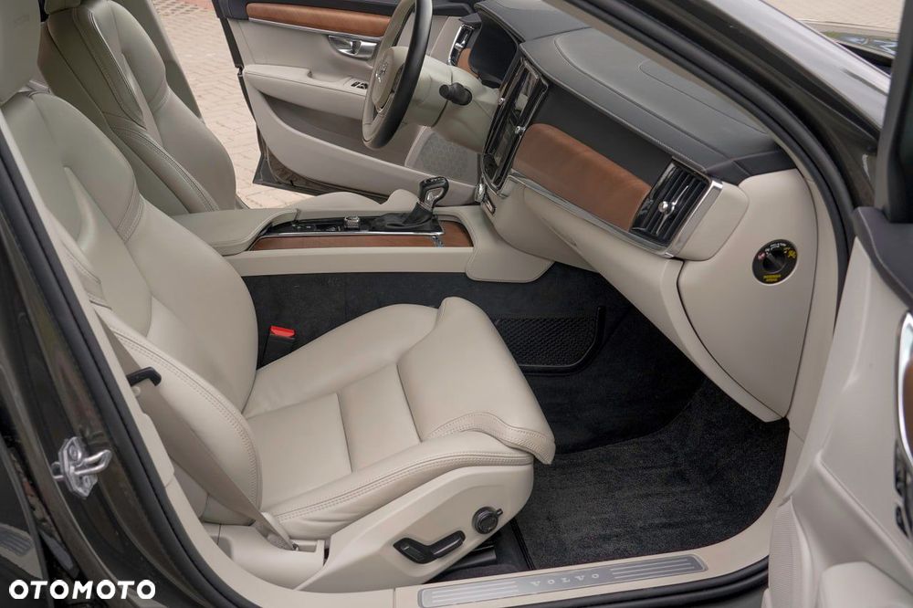 Volvo S90 D4 Inscription - 17