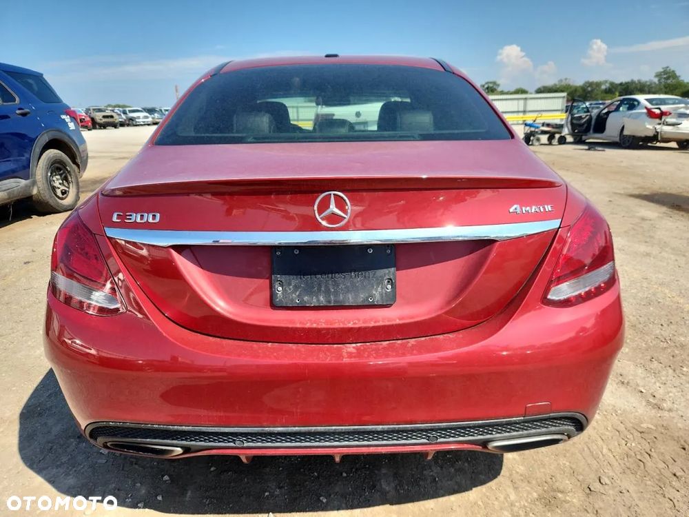 Mercedes-Benz Klasa C 300 9G-TRONIC - 6