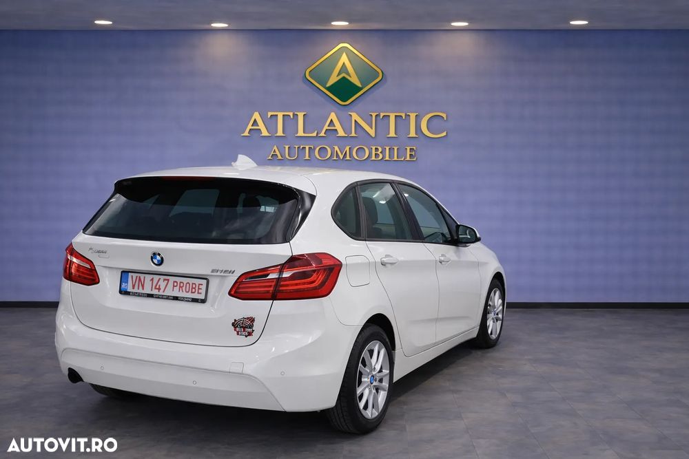 BMW Seria 2 218i - 5