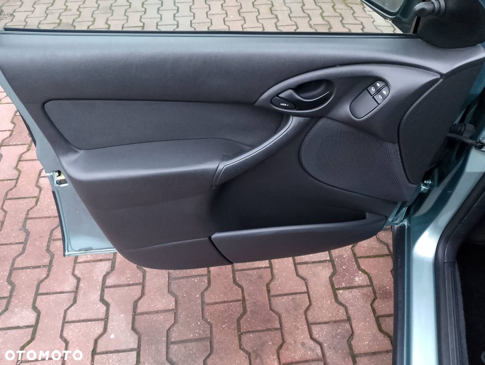 Ford Focus 1.4 Trend - 13