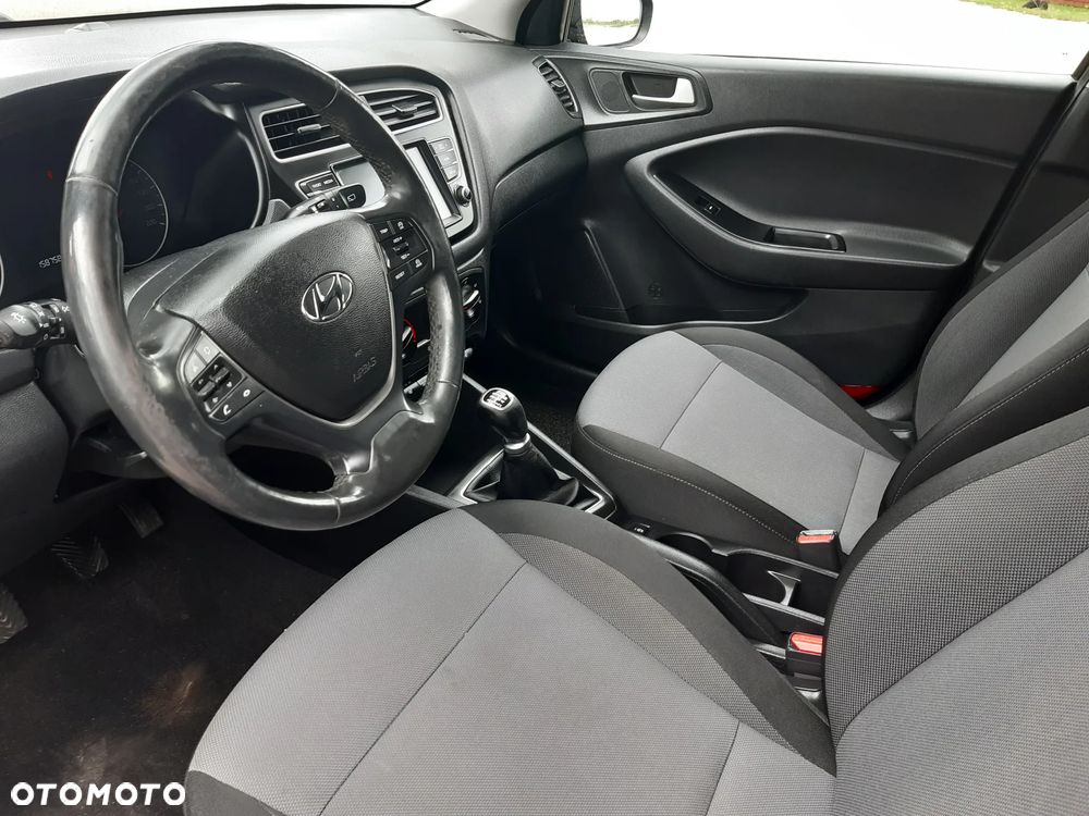 Hyundai i20 blue 1.2 Advantage+ - 15