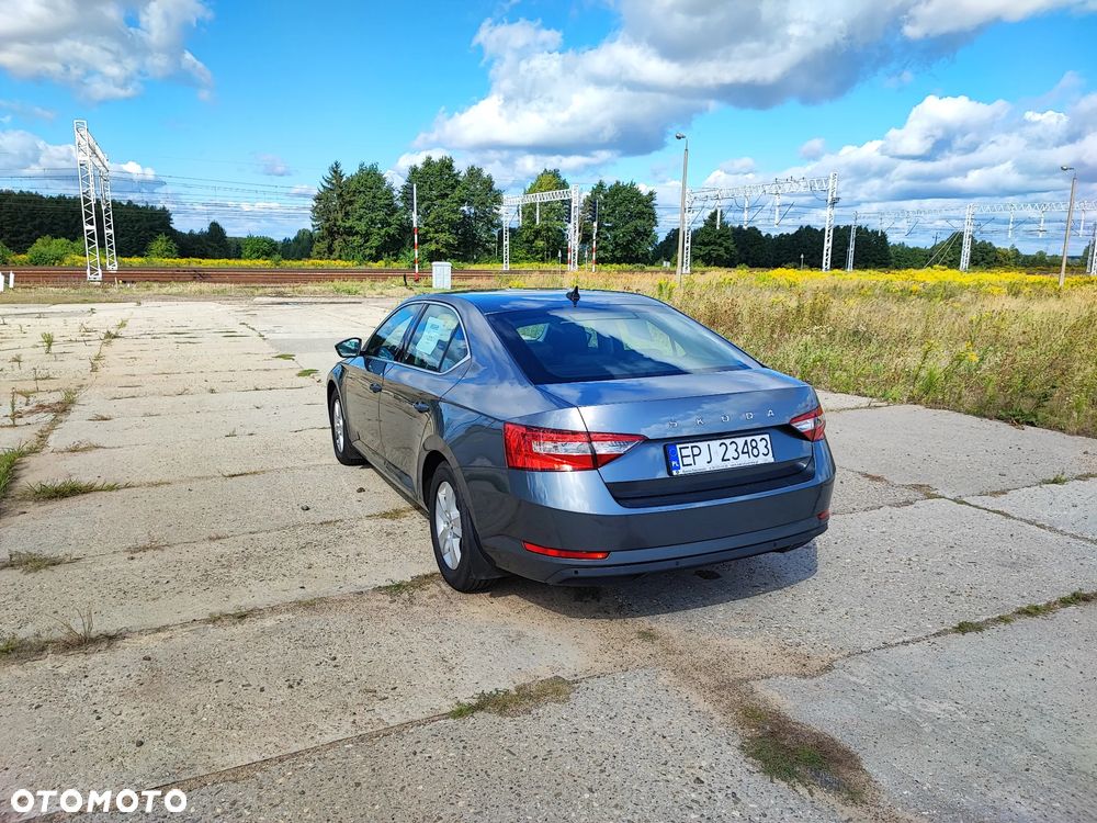 Skoda Superb 2.0 TDI SCR Ambition DSG - 15