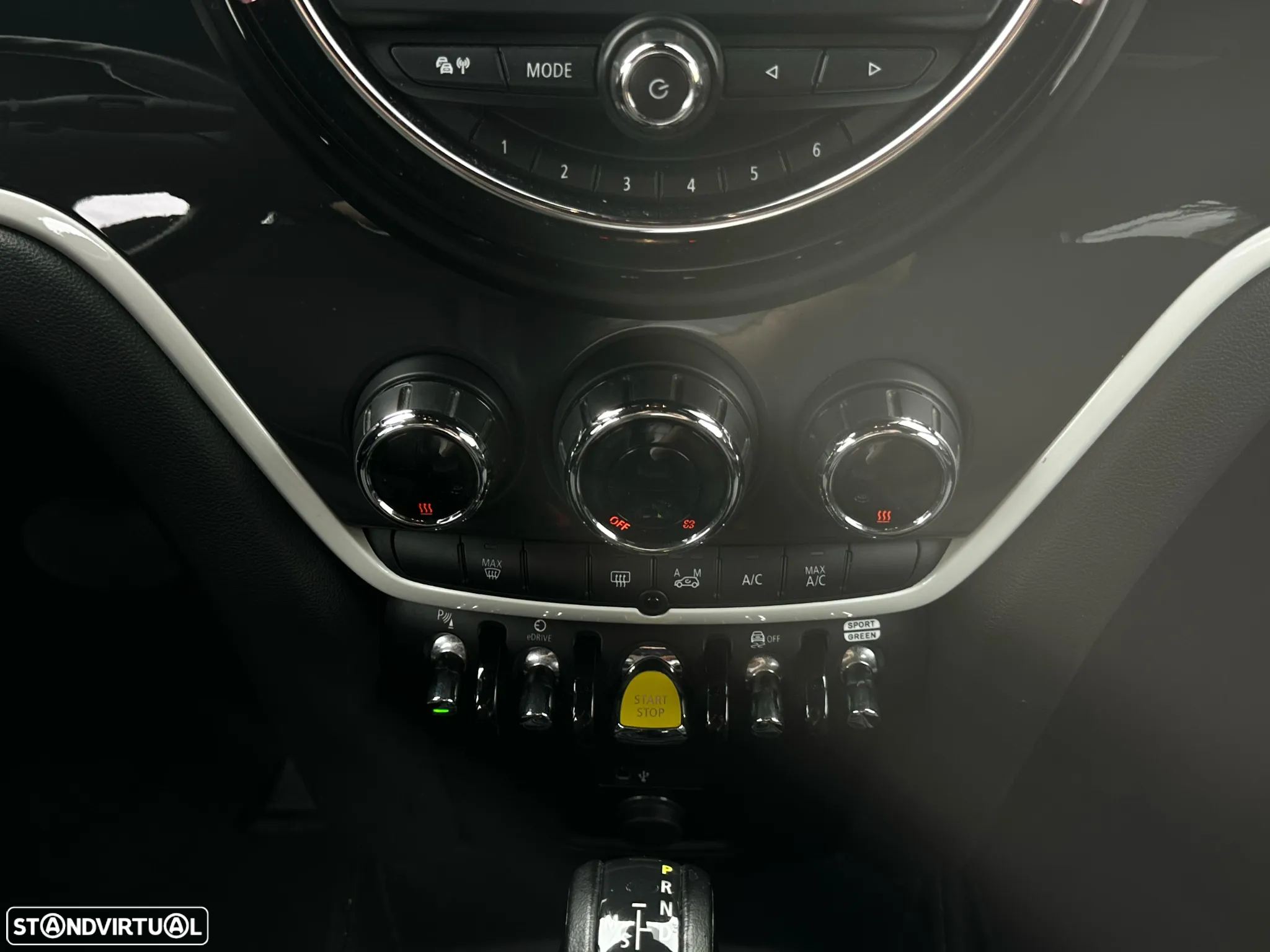 MINI Countryman Cooper SE ALL4 Auto - 12