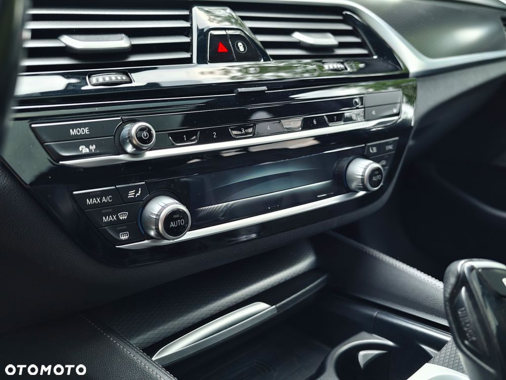 BMW Seria 5 530e xDrive M Sport sport - 23