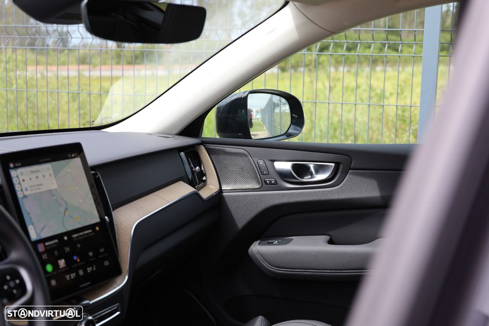 Volvo XC 60 2.0 T6 PHEV Plus Dark AWD - 15