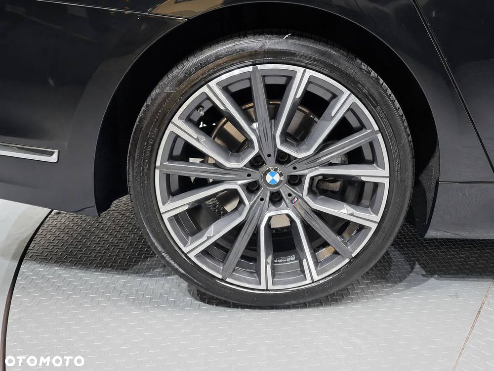 BMW Seria 7 740Li xDrive - 19