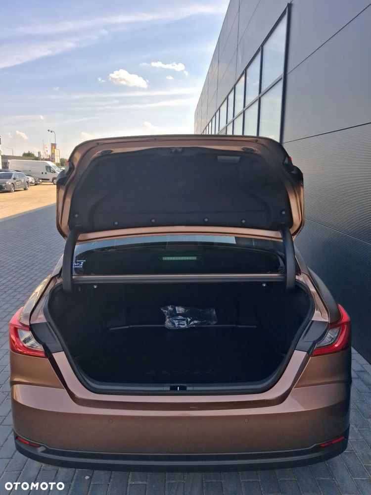 Toyota Camry - 10
