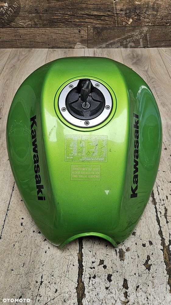 Zbiornik Paliwa Bak korek wlewu klucz Kawasaki ER6 / ER-6 - 3