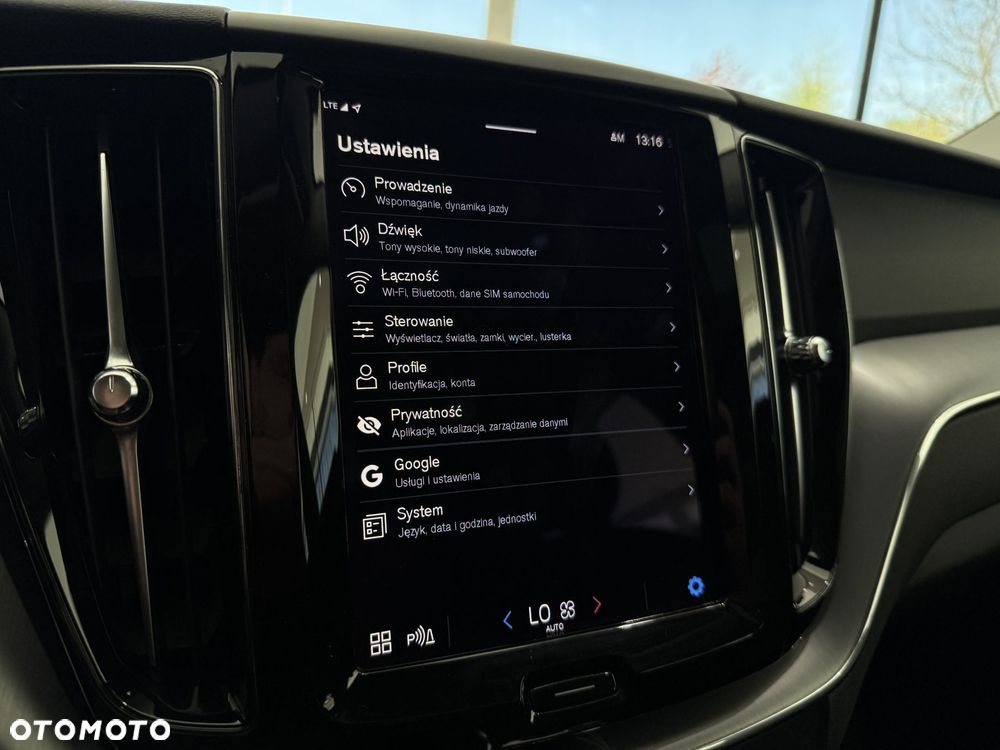 Volvo XC 60 T6 Plug-In Hybrid AWD Inscription - 32
