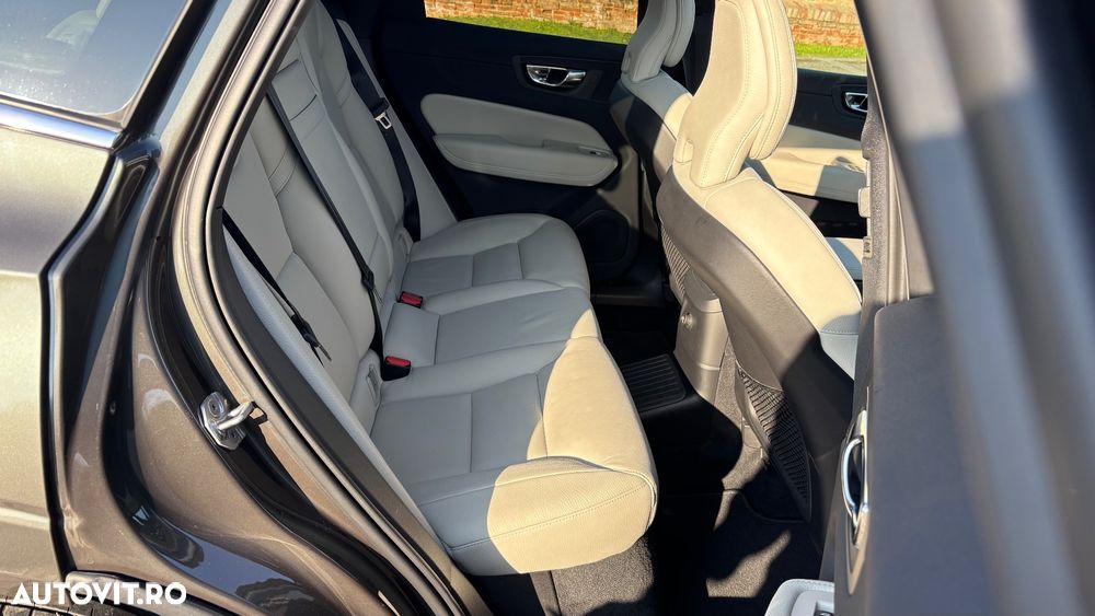 Volvo XC 60 T8 Twin Engine AWD Inscription - 19