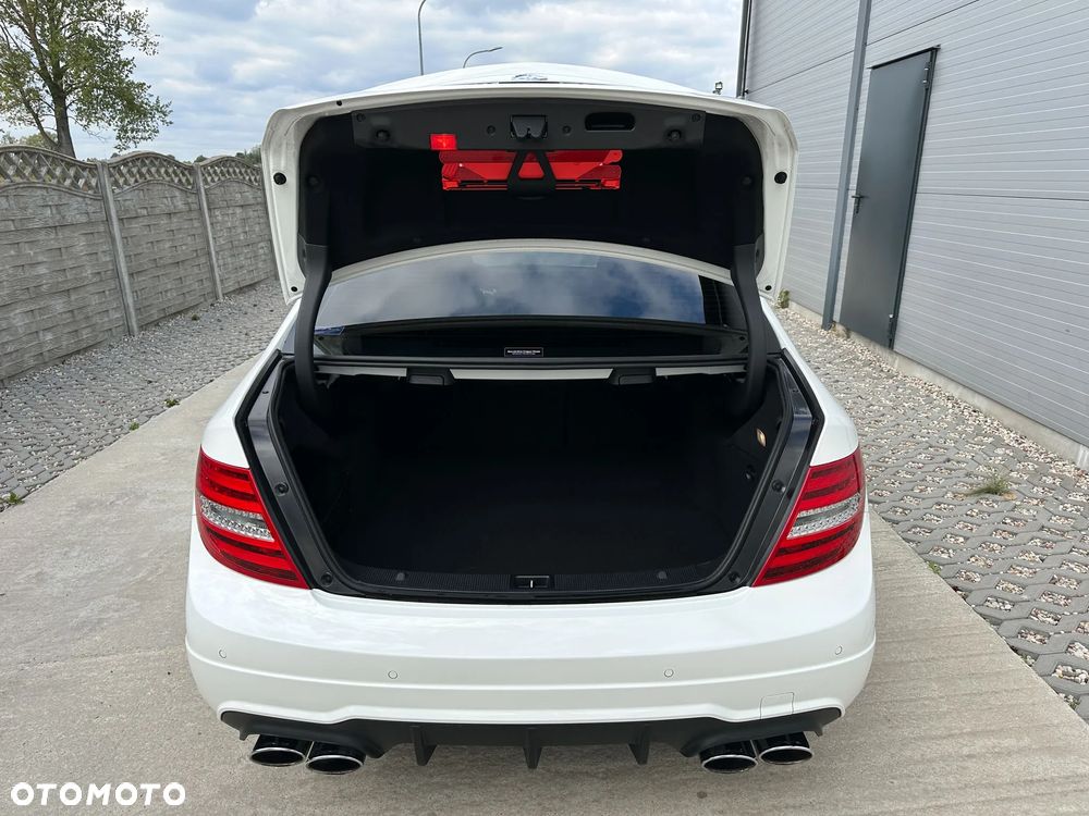 Mercedes-Benz Klasa C 63 AMG AMG SPEEDSHIFT MCT - 34