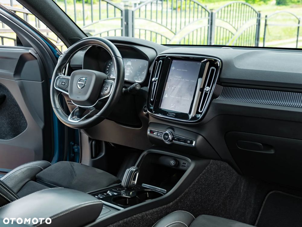 Volvo XC 40 D4 AWD R-Design - 23