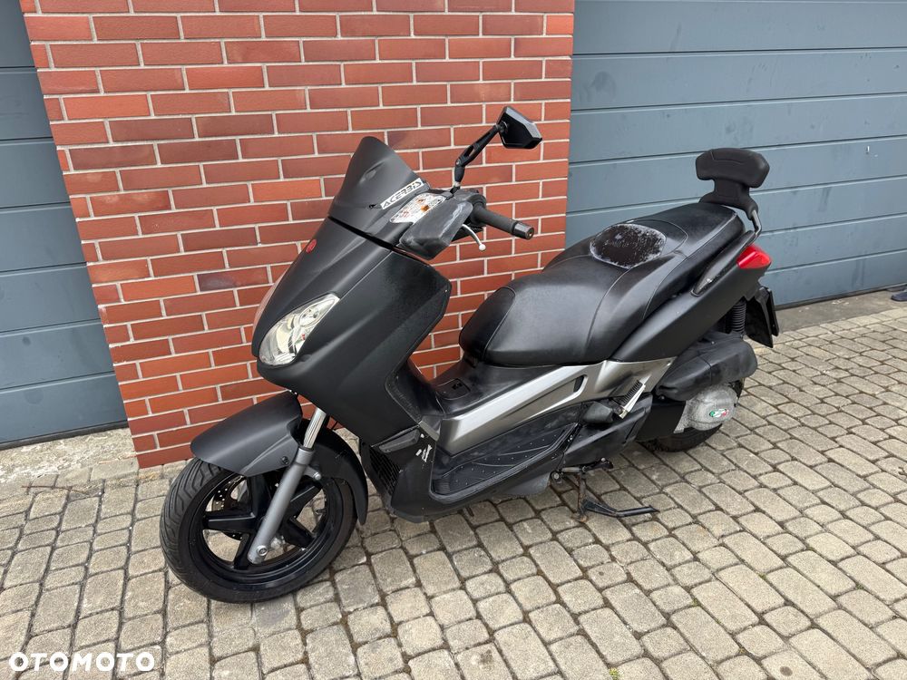 Yamaha X-max - 10