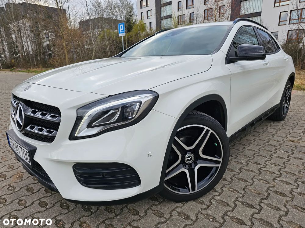 Mercedes-Benz GLA 200 7G-DCT AMG Line - 1