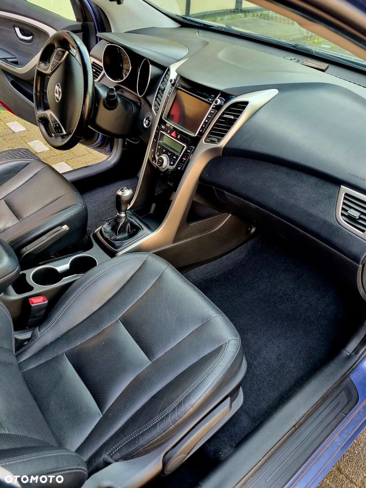 Hyundai i30 blue Kombi 1.6 GDi YES Gold - 5