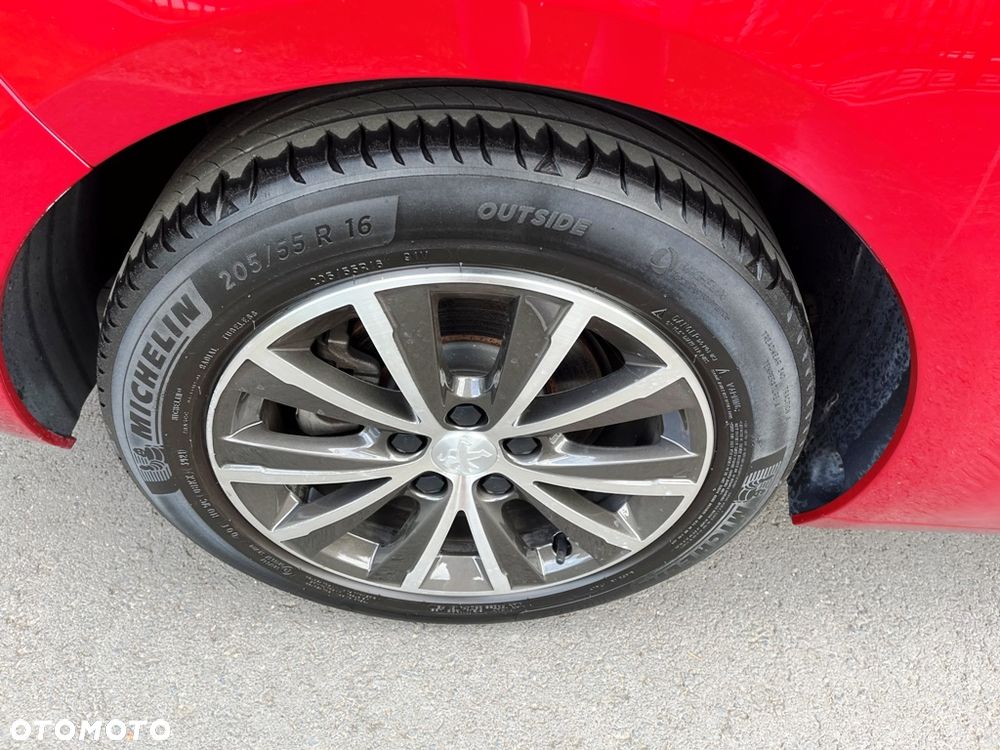 Peugeot 308 1.2 PureTech GPF Allure S&S EAT8 - 9