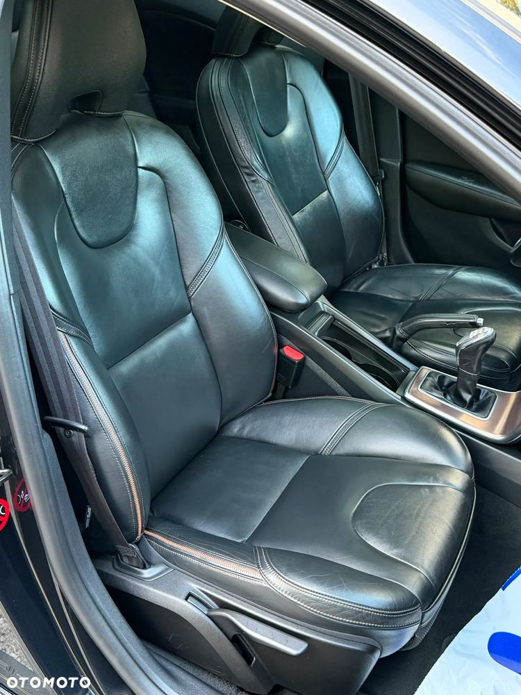 Volvo V40 Cross Country - 27