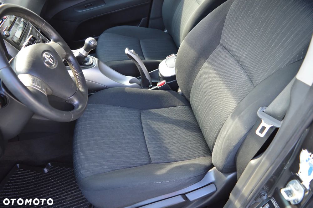 Toyota Auris 1.4 D-4D Premium - 16