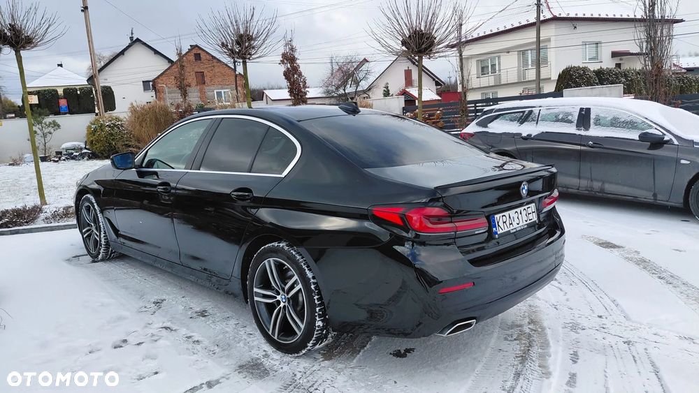 BMW Seria 5 518d Luxury Line - 8