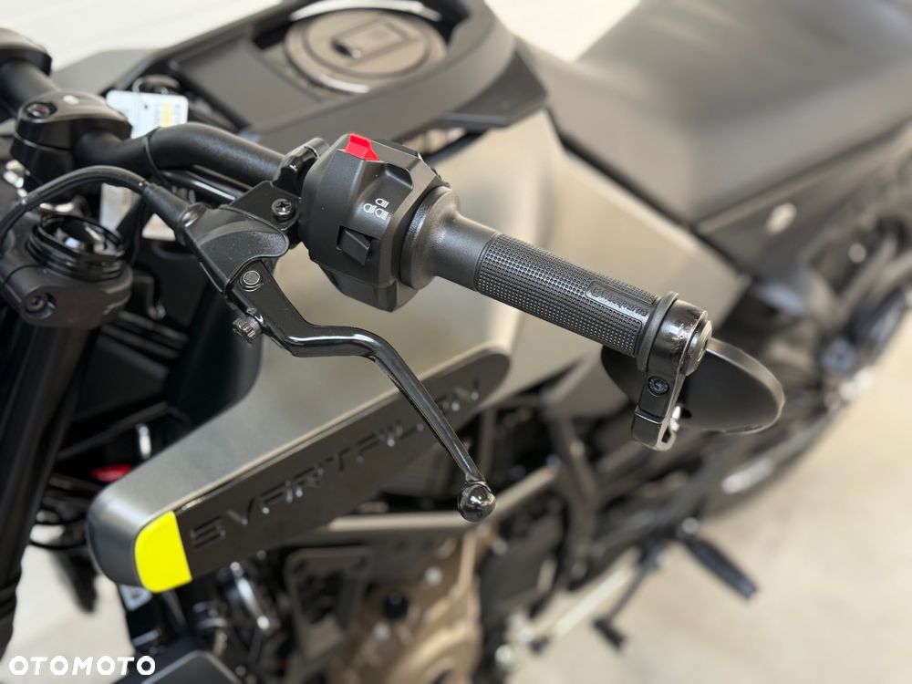 Husqvarna Svartpilen - 26
