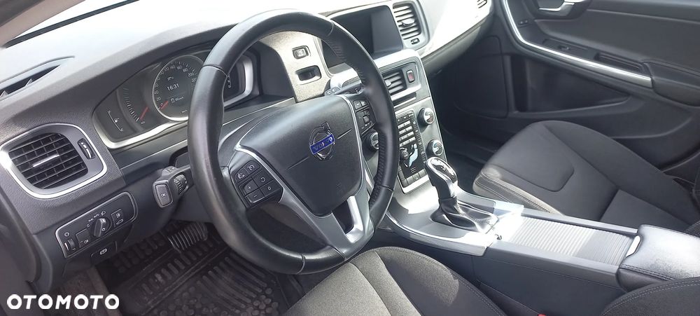 Volvo V60 D3 Drive-E Dynamic Edition (Kinetic) - 8