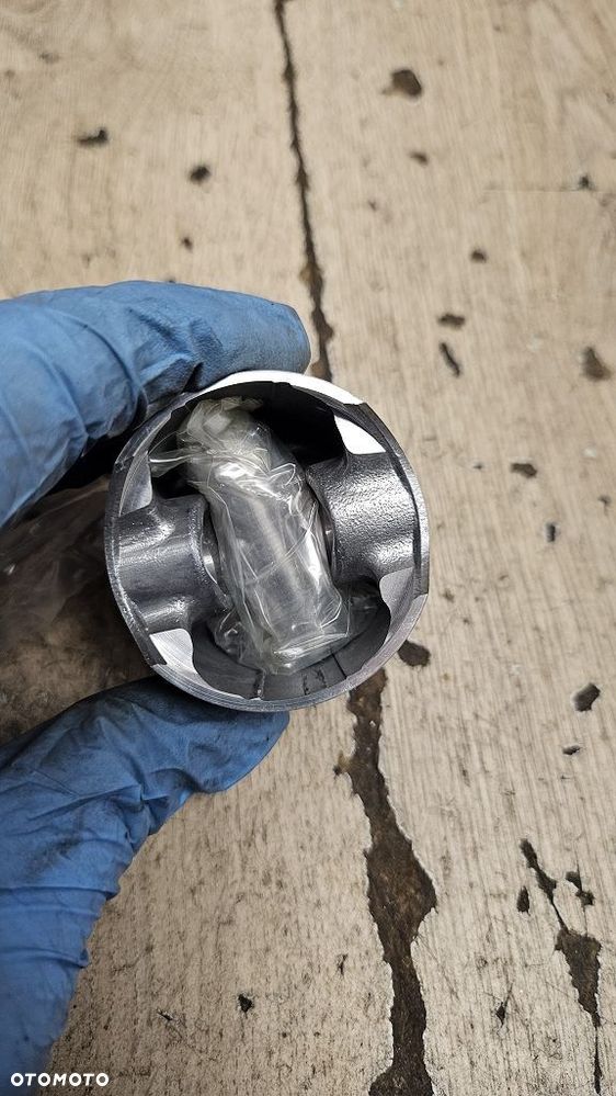 Tłok pierścień sworzeń Derbi Senda  06084350 - 4