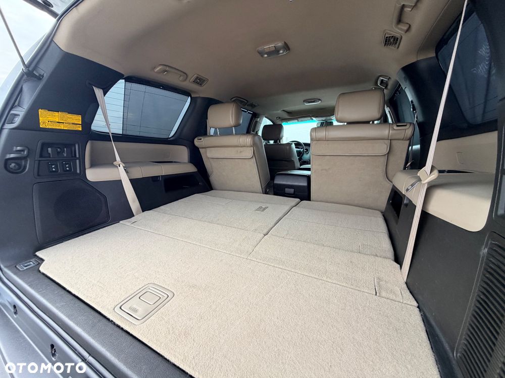 Toyota Sequoia - 13