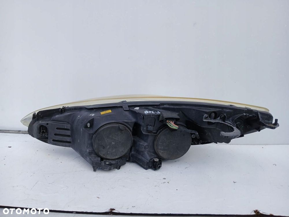 REFLEKTOR LAMPA PRZÓD PRZEDNI PRAWY XENON PEUGEOT 308 T7 - 4