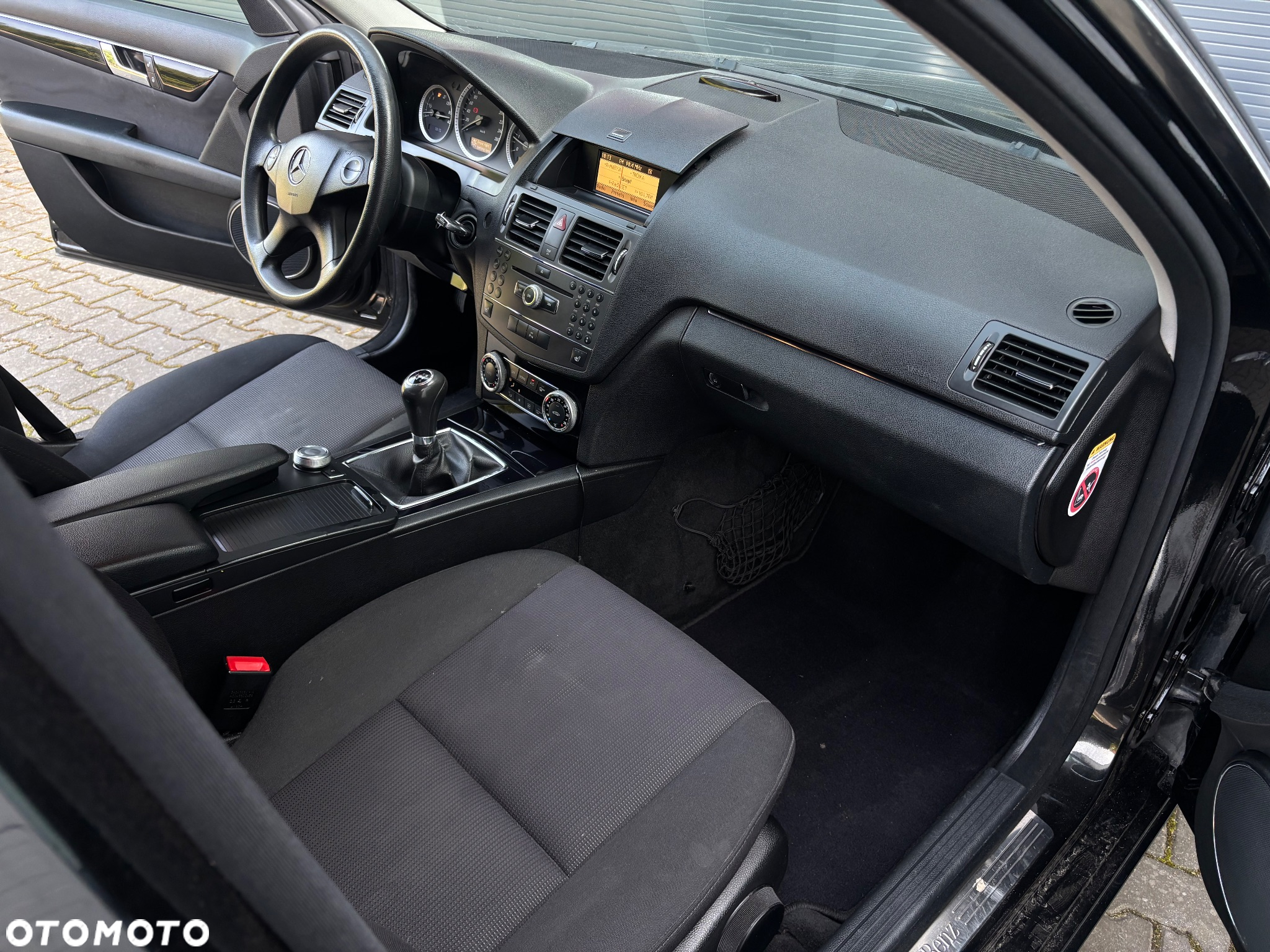 Mercedes-Benz Klasa C 200 CDI BlueEff Classic - 23
