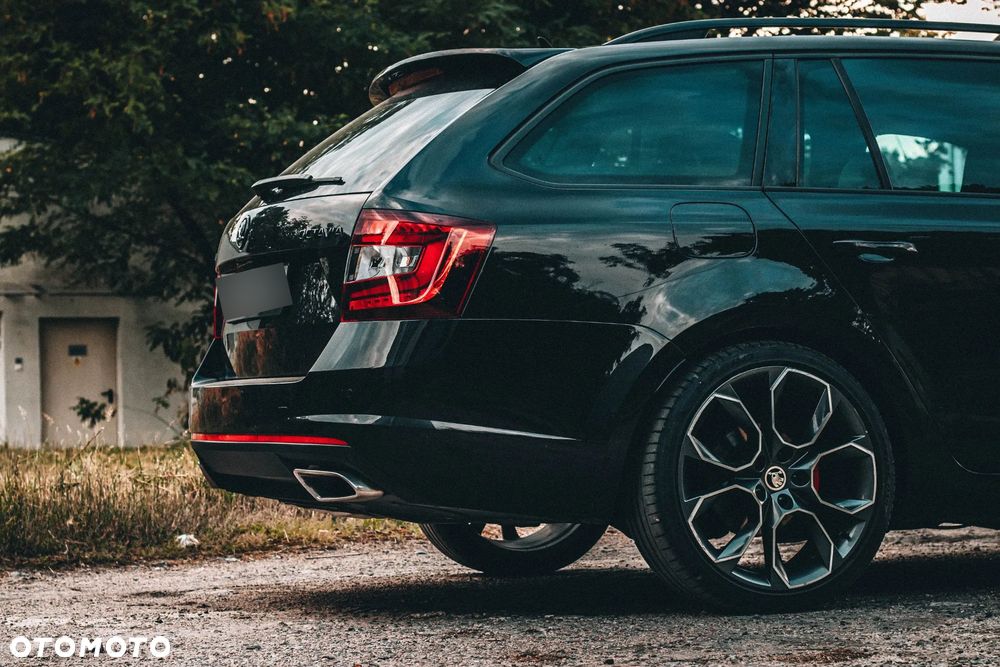 Skoda Octavia 2.0 TDI DSG RS - 3