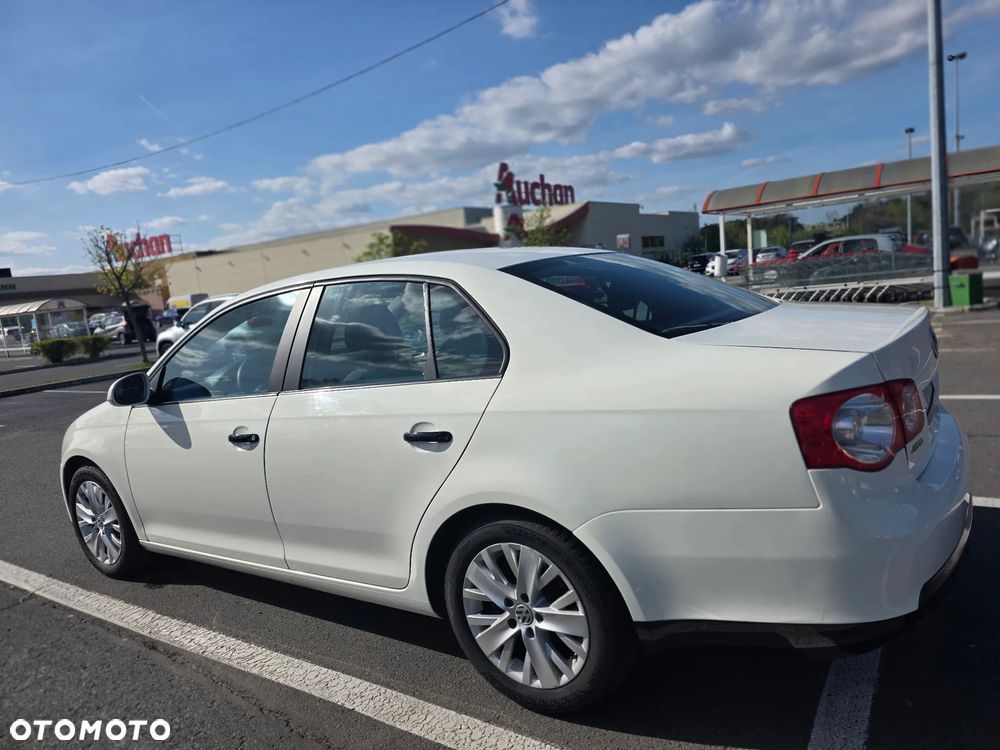 Volkswagen Jetta 1.9 TDI DPF Comfortline - 3