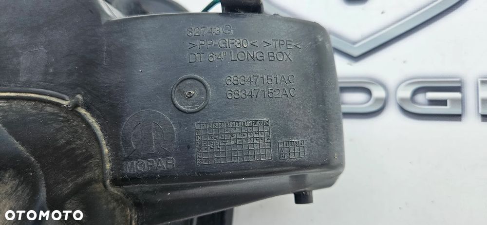 RAM 1500 V 5 2019- Klapka wlewu paliwa P68347151AC  KOLOR PXJ - 12