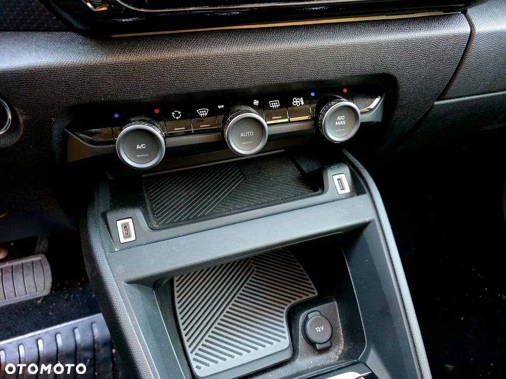 Citroën C4X PureTech 130 Stop&Start EAT8 SHINE - 13