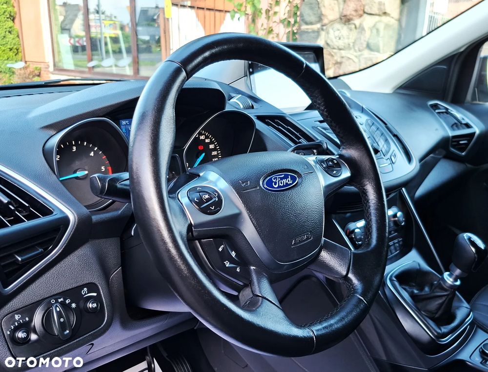 Ford Kuga 2.0 TDCi 4x4 Titanium - 27