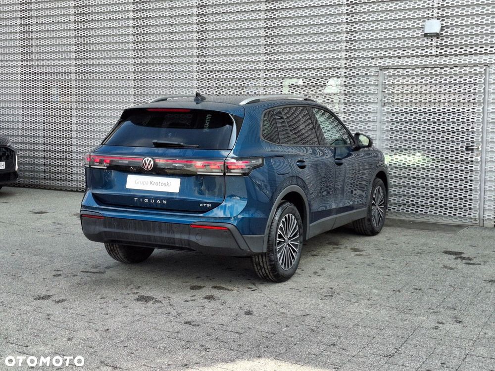 Volkswagen Tiguan - 5