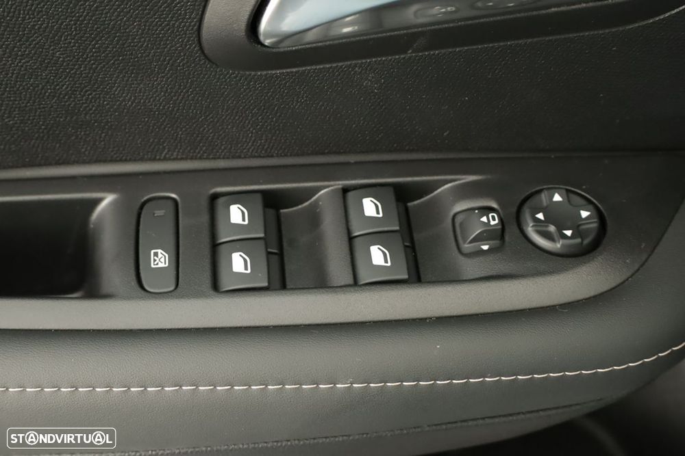 Peugeot e-208 50 kWh Allure Pack - 21