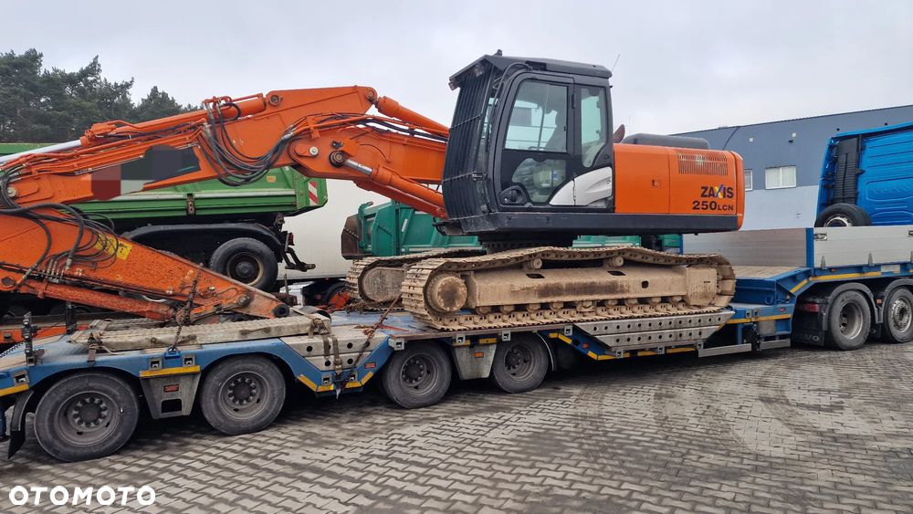 Hitachi 250 NLC sprowadzona - 1