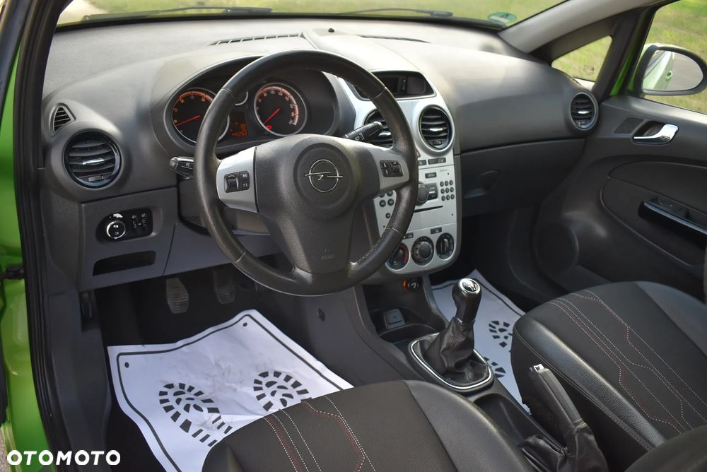 Opel Corsa 1.4 16V Edition - 28