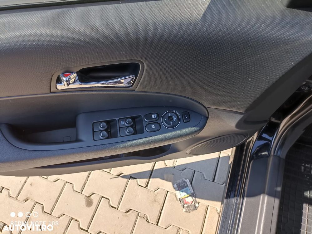 Hyundai i30 1.4 DOHC GL CLASSIC - 11