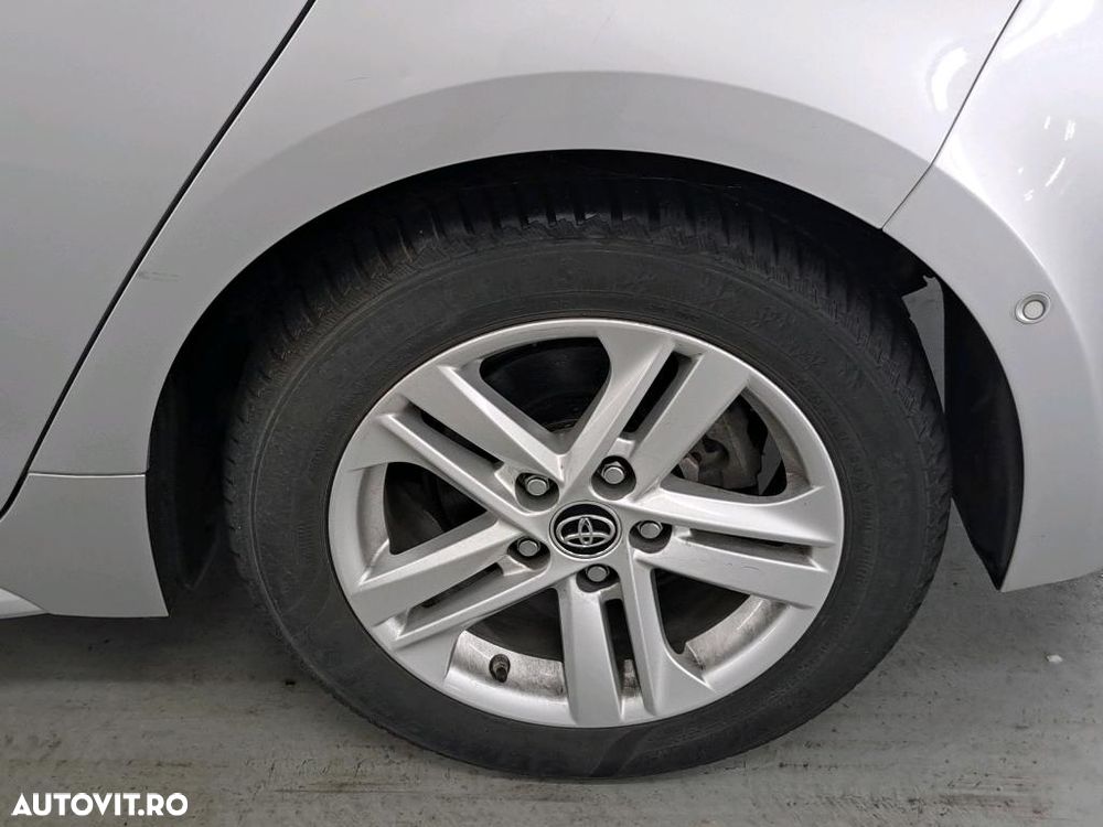 Toyota Corolla 1.8 Hybrid - 11