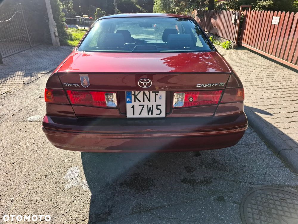 Toyota Camry - 11