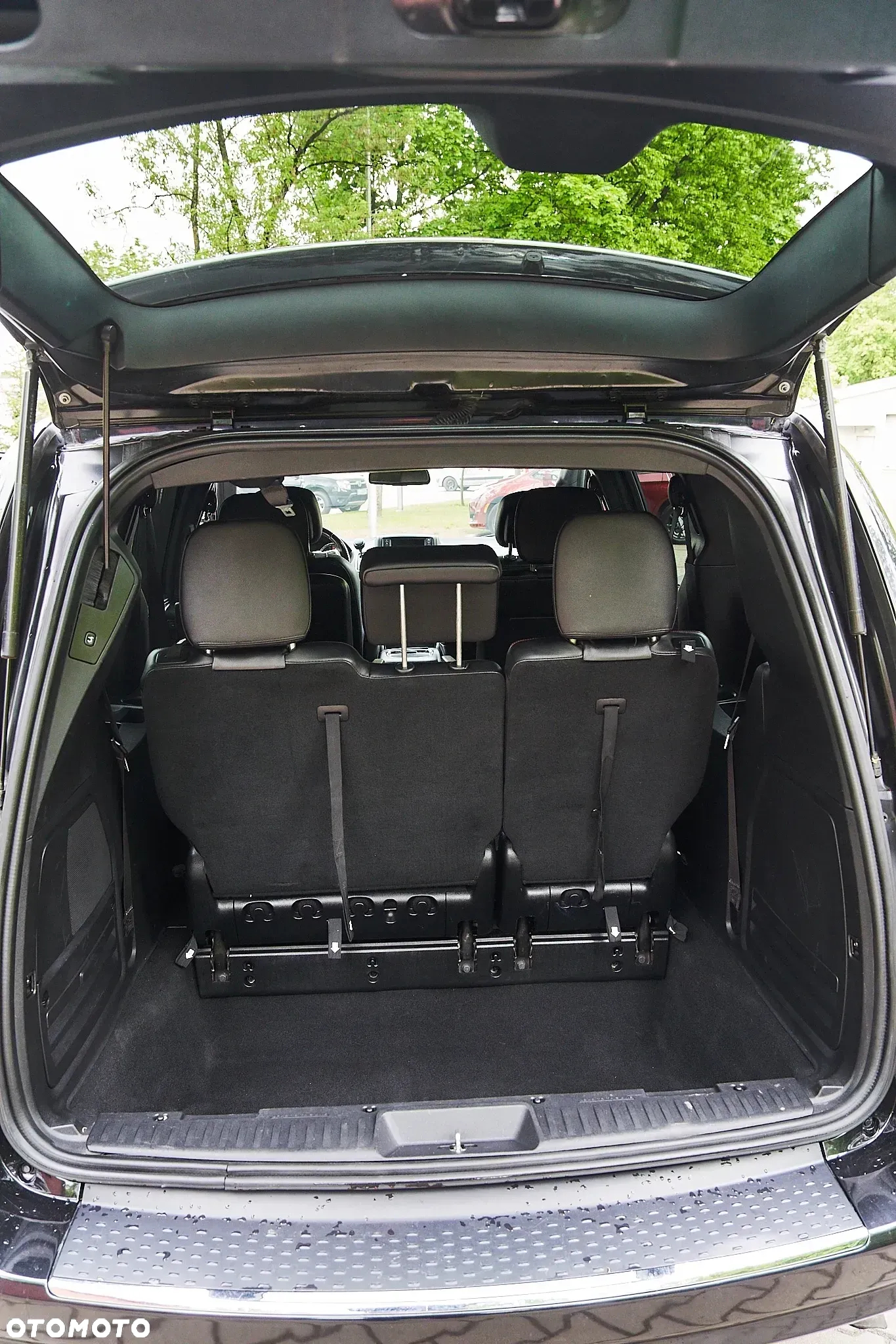 Dodge Caravan - 15