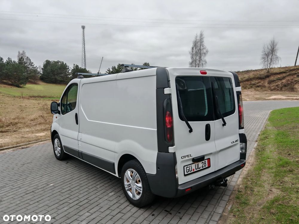 Opel Vivaro - 10