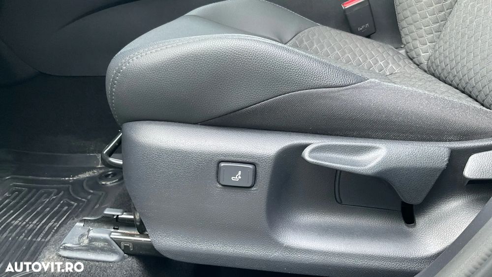 Toyota C-HR 2.0 HSD 184 CP 4x2 CVT C-ult Style bi-tone - 32