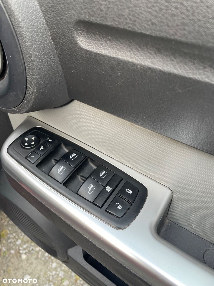 Dodge Nitro 2.8 CRD DPF SE - 9